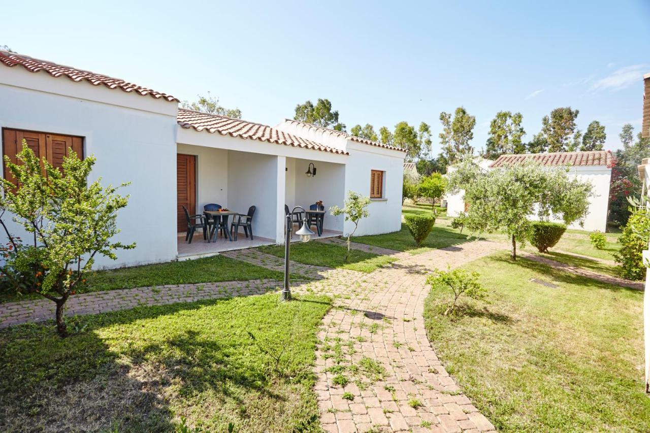 Hotel Cala Mirto Budoni Exteriör bild