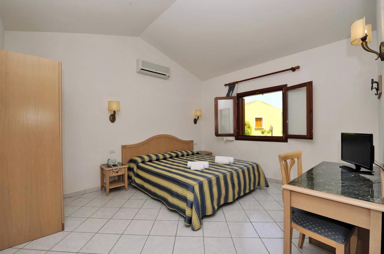 Hotel Cala Mirto Budoni Exteriör bild