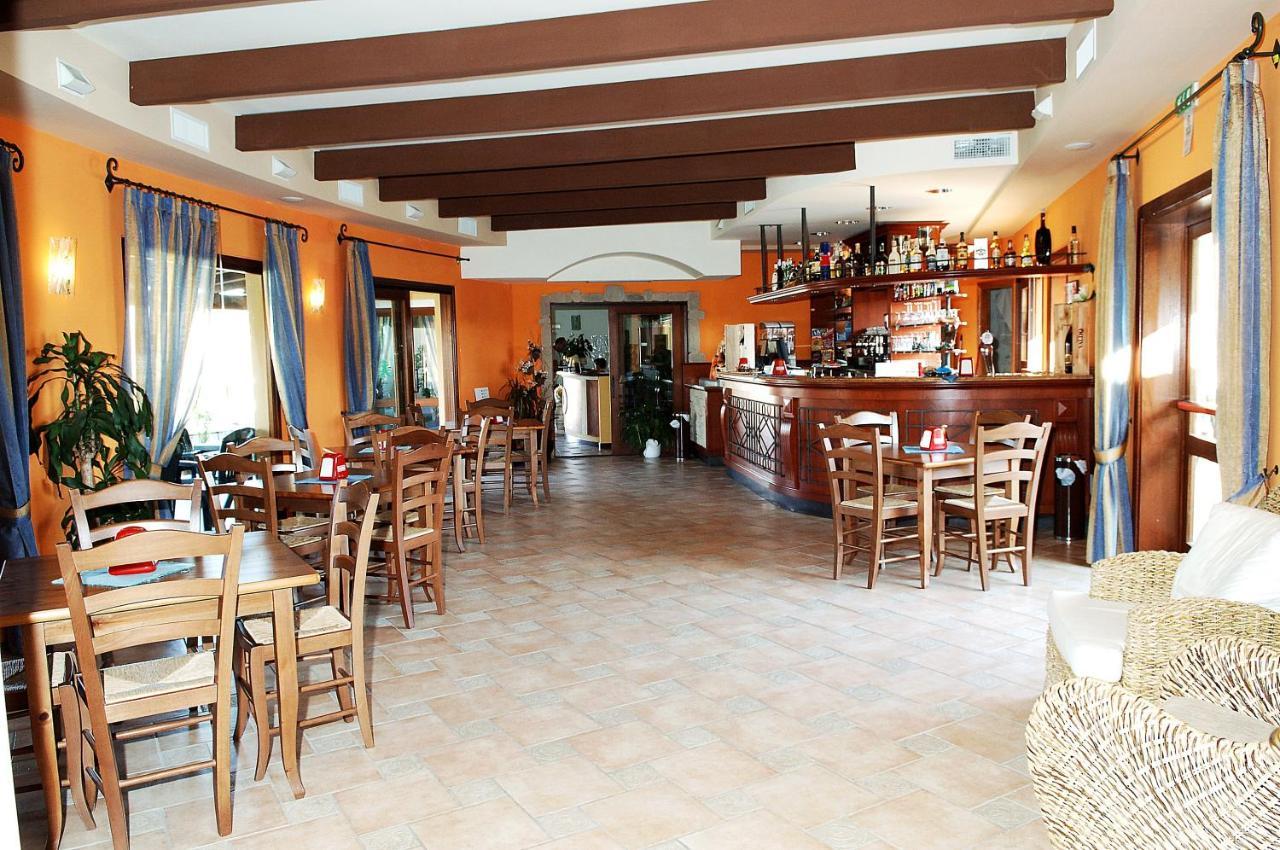 Hotel Cala Mirto Budoni Exteriör bild