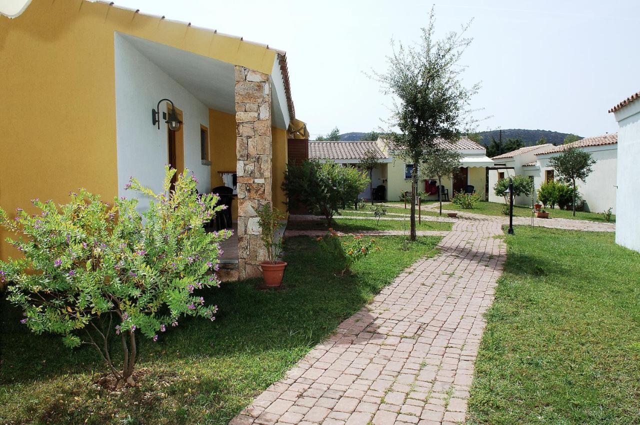 Hotel Cala Mirto Budoni Exteriör bild