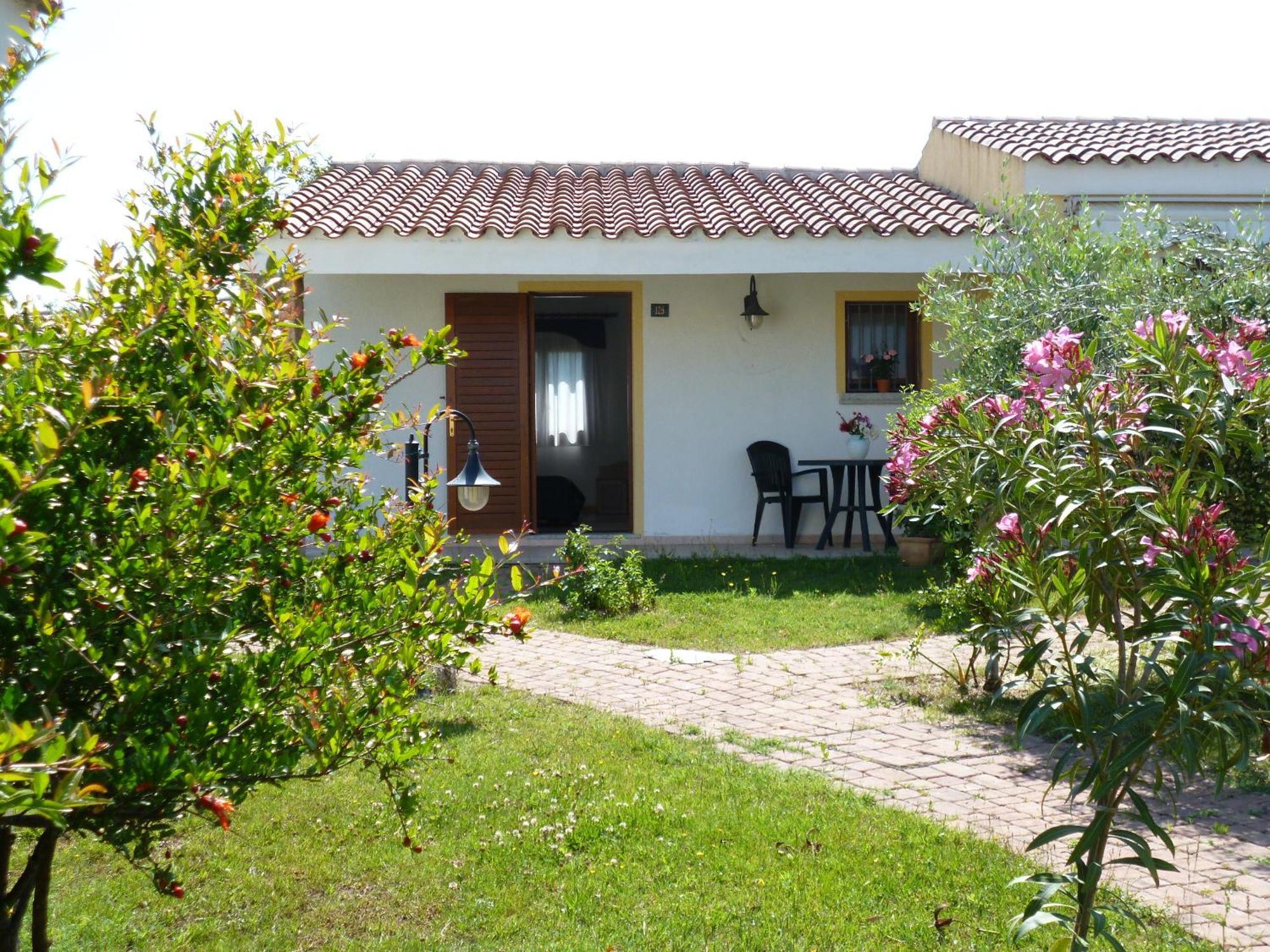 Hotel Cala Mirto Budoni Exteriör bild