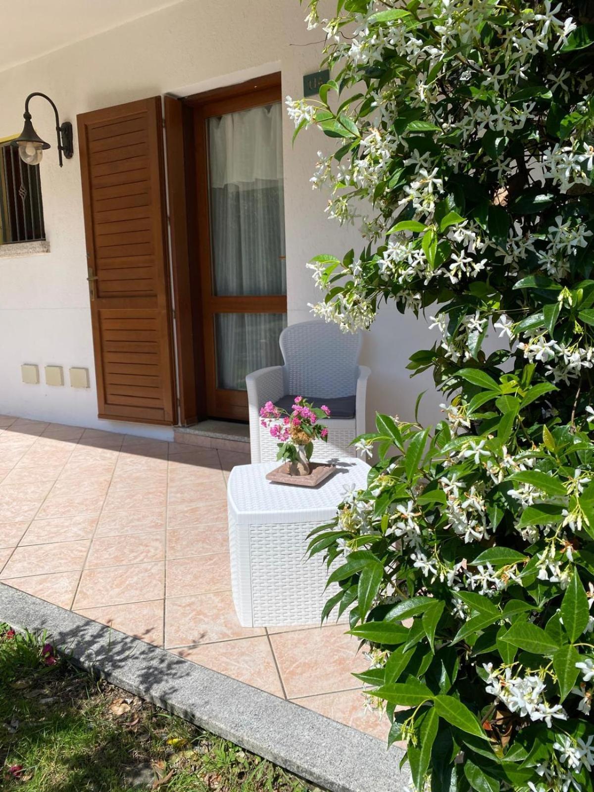 Hotel Cala Mirto Budoni Exteriör bild