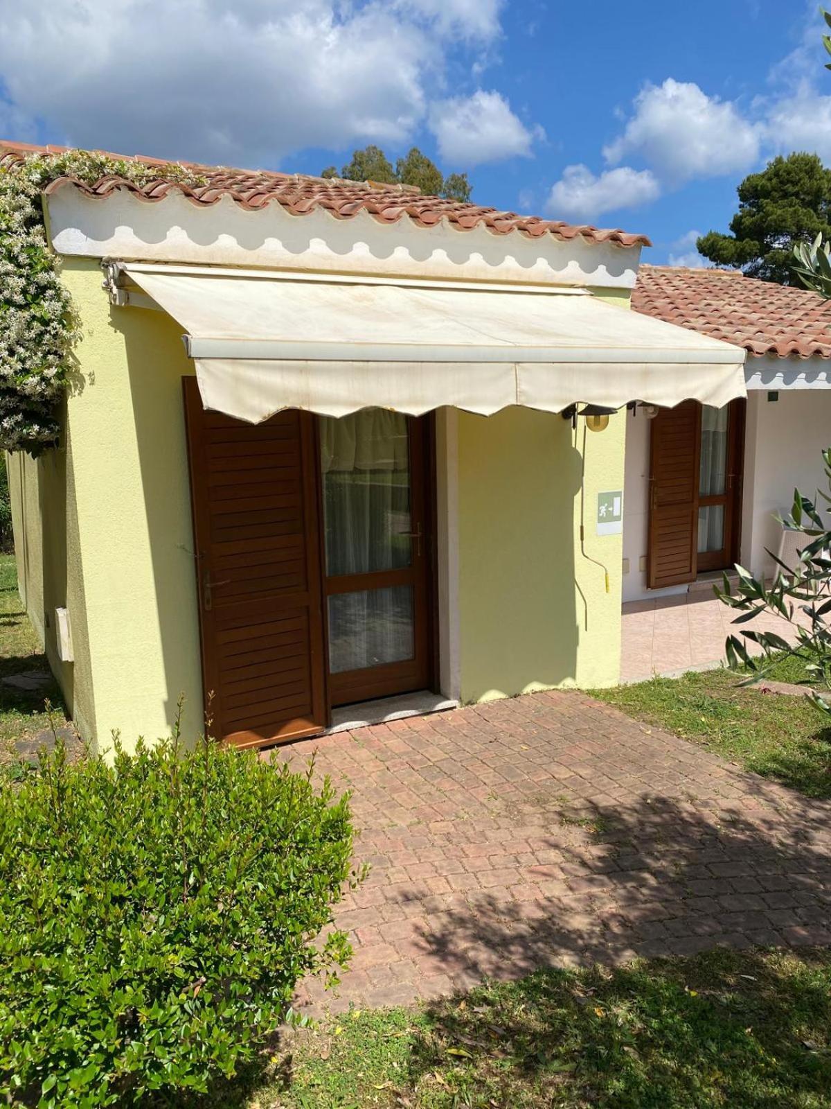 Hotel Cala Mirto Budoni Exteriör bild